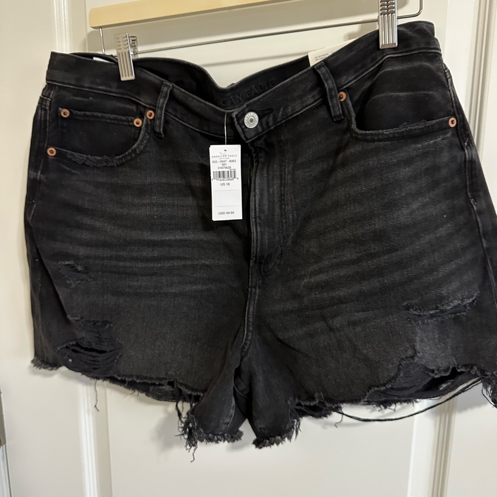American Eagle Outfitters 90s Boyfriend shorts
